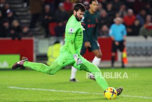 Klopp Sanjung Aksi Alisson Becker dalam Kemenangan Tipis Liverpool Atas Fulham