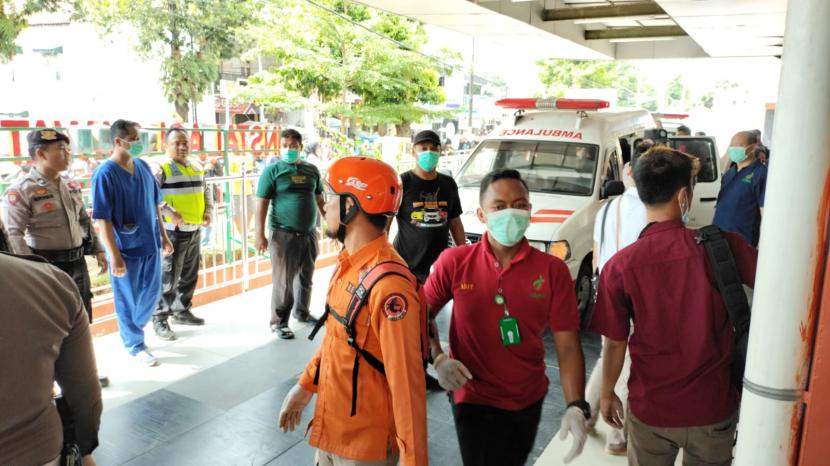 Korban Kecelakaan Bus di Guci Dievakuasi ke Tangsel