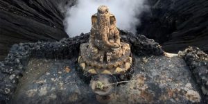 Kronologi Hilangnya Arca Ganesha di Bibir Kawah Gunung Bromo 