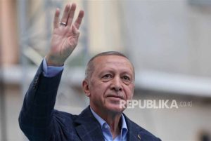 Kubu Oposisi Sentil Kebijakan Imigran Ilegal Erdogan