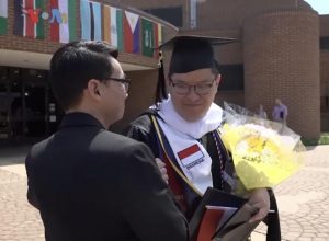 Mahasiswa Tunarungu dari Indonesia Raih Beasiswa dan Lulus Pasca Sarjana di AS