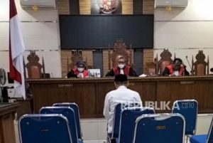 Majelis Hakim: Ada Pihak Lain Harus Bertanggungjawab di Suap Unila