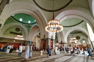 Melihat Kemegahan Masjid Pertama di Dunia yang dibangun oleh Nabi Muhammad SAW