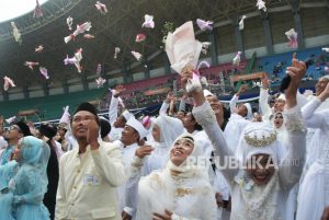 Nikah Massal di Stadion Chandrabhaga, Bekasi