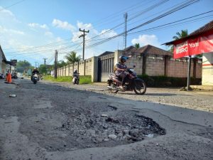 Pemkab Cianjur Prioritaskan Perbaikan Jalan Rusak Berat