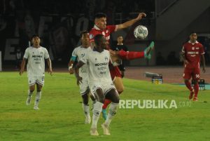 Persebaya Tambah Kekuatan Lini Belakang Usai Amankan Yohanes Kandaimu