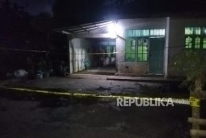 Polisi Geledah Rumah Terduga Penembak Kantor MUI, Istri dan Tetangga Diperiksa