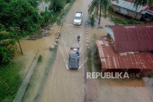 Ratusan Rumah dan Sejumlah Ruas Jalan di Jambi Terendam Banjir