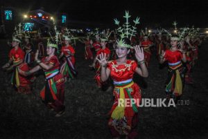 Rekor Muri tarian Dadas dan Bawo Dayak Kalteng