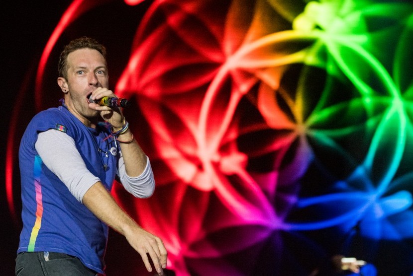 Chris Martin Coldplay Sempat Gamang dengan Orientasi Seksualnya dan Merasa Gay