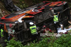 Santri Gontor Korban Kecelakaan Bus Dirawat di Rumah Sakit Parigi