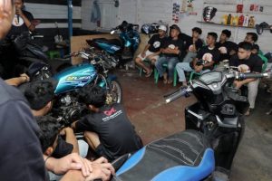 Sejumlah Pemuda Antusias Ikuti Pelatihan Tune Up ‘Kereta’ GMC di Kabanjahe Sumut