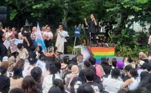 Ada Aksi Pengibaran Bendera Pelangi, Legislator: Perlu Undang-Undang Anti-LGBT