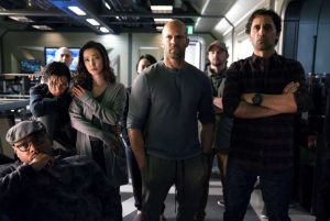 Trailer Meg 2: The Trench Ungkap Perjuangan Jason Statham Lawan 3 Hiu Purba