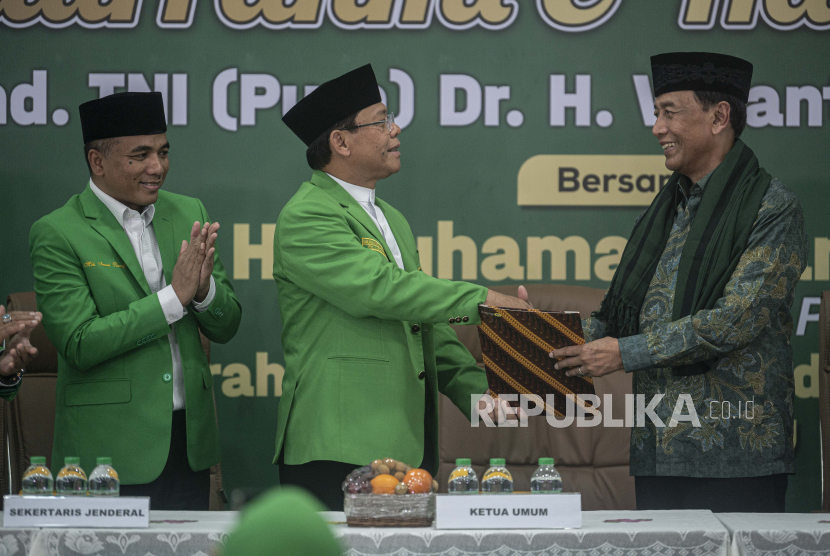 Wiranto Temui Ketua Partai PPP Muhammad Mardiono