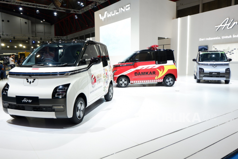 Wuling Pamerkan Air ev Spesial dan Bingo di Ajang PEVS 2023