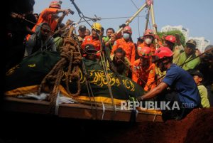 Proses Pemakaman Jenazah Fajri, Pria Berbobot 300 Kilogram