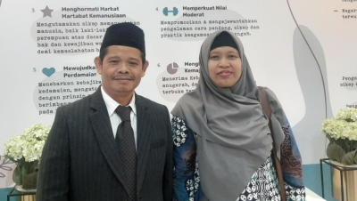 Suami Istri dari UIN Sunan Kalijaga Dikukuhkan Jadi Guru Besar