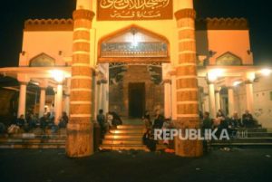 Niat Sholat Subuh 2 Rakaat Disertai Bacaan Doa Qunut dan Tata Caranya