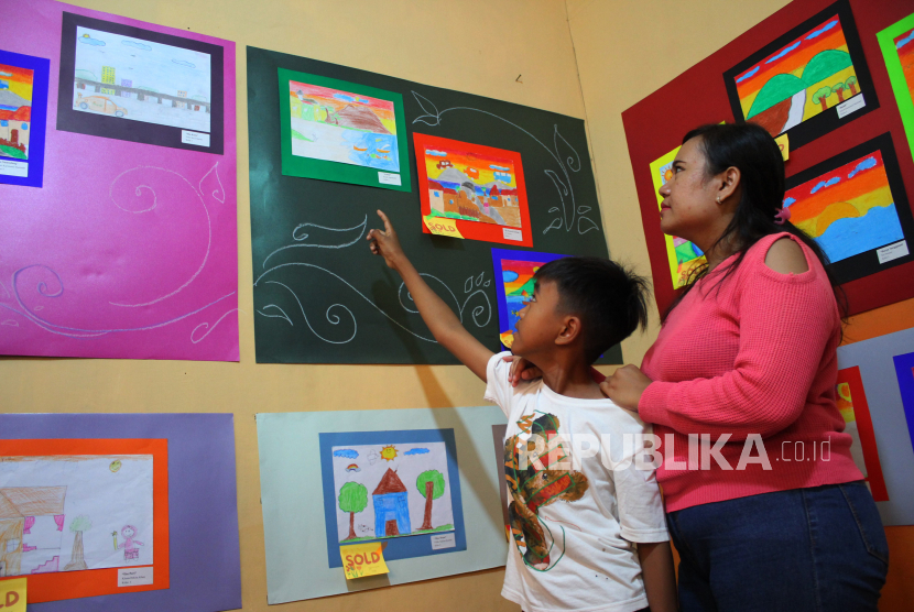 Pemeran Gambar Anak Sekolah Prasejahtera