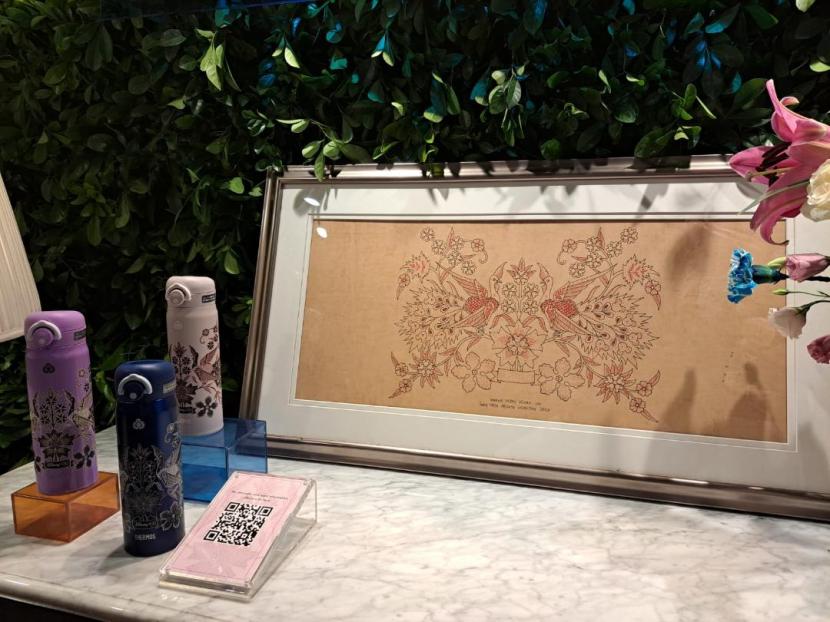 Ada 100 Siluet Mickey Mouse di Motif Batik Terbaru Iwan Tirta Private Collection