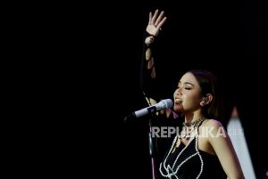 Aksi Mahalini Bikin Baper Penonton di Java Jazz Festival