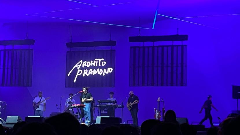 Ardhito Pramono Perdana Bawakan Lagu ‘Waking Up Together’ di BNI Java Jazz Festival