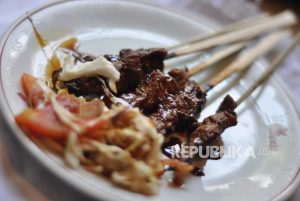 Biar Empuk, Bakar Satai Kambing Perlu Berapa Lama?