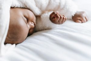 Hati-hati Pakai Kantong Tidur untuk Bayi, Ini Bahayanya