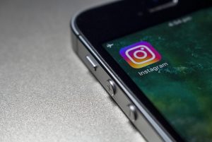 Instagram Punya Fitur Baru Bisa Tambah Lagu, Mirip Blackberry?