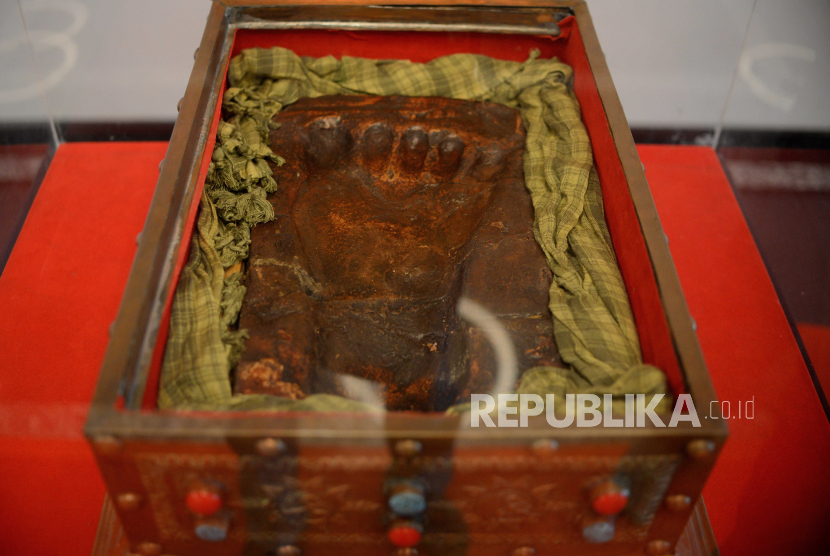 Kain yang Digunakan untuk Menutupi Jasad Nabi Muhammad ketika Wafat