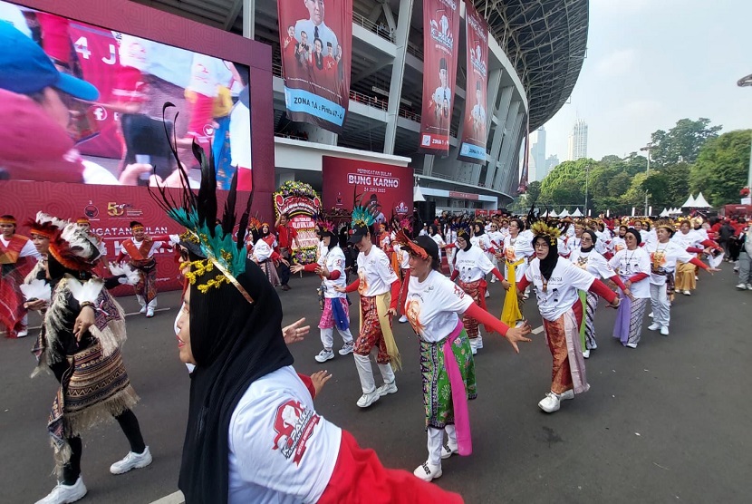 Kicir-Kicir dan Gethuk Jadi Lagu Pengantar Flashmob Simpatisan PDIP di Stadion GBK