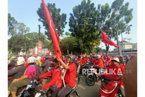 Konvoi Motor Kader PDIP Warnai Puncak Bulan Bung Karno 2023 di GBK