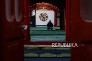 Niat Sholat Subuh Sendiri, Imam, dan Berjamaah