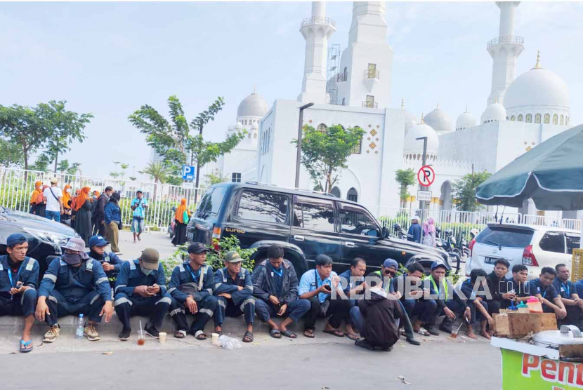 Ratusan Pegawai Masjid Raya Sheikh Zayed Solo Mogok Kerja, Ini Penyebabnya