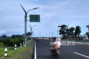 Resmikan Jembatan Kretek Bantul, Jokowi Target Jalur Selatan Selesai Tahun Ini