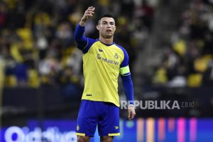 Ronaldo Bantah tak Betah di Saudi, Tegaskan Tetap Bermain di Al Nassr Musim Depan