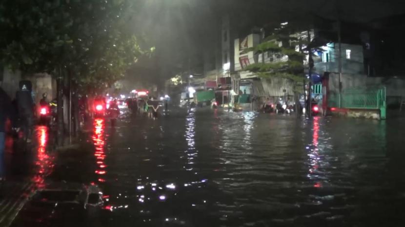 Sejumlah Ruas Jalan dan Pemukiman di Bandung Terendam Banjir