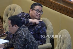 Tak Kunjung Bisa Awasi Data Caleg, Bawaslu Ancam Perkarakan KPU