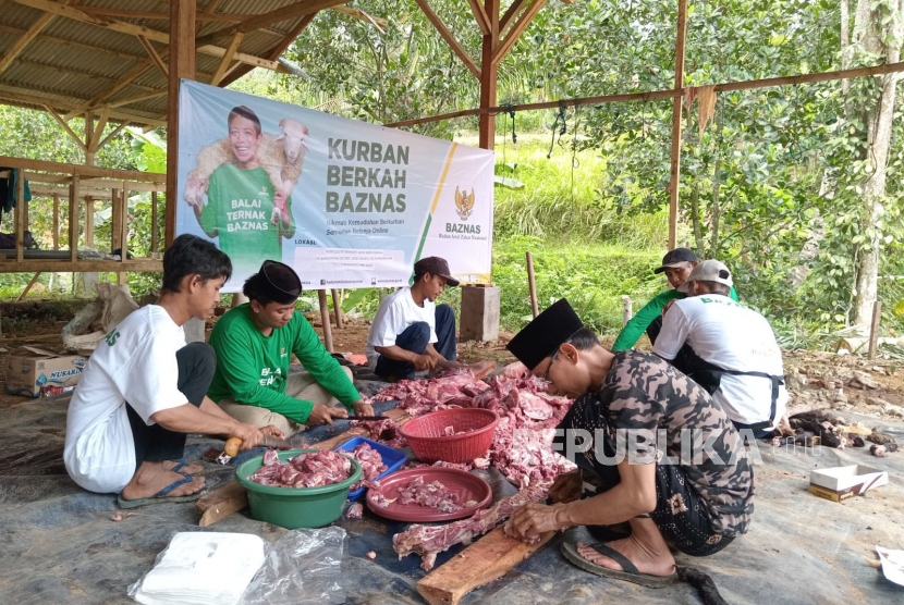 Tebar Kebahagian dengan Kurban Berkah Baznas