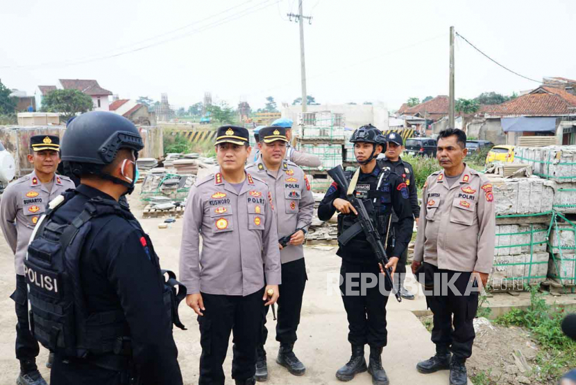 Terjunkan 221 Aparat Keamanan, Polda Jabar: Dilarang Bermain di Dekat Jalur Kereta Cepat