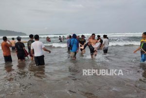 Tiga Anak Tenggelam di Pantai Pangandaran, Dua Orang Ditemukan Meninggal