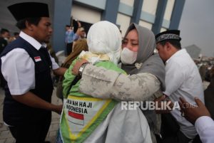 Kepulangan Jamaah Haji Kloter Pertama Tangerang