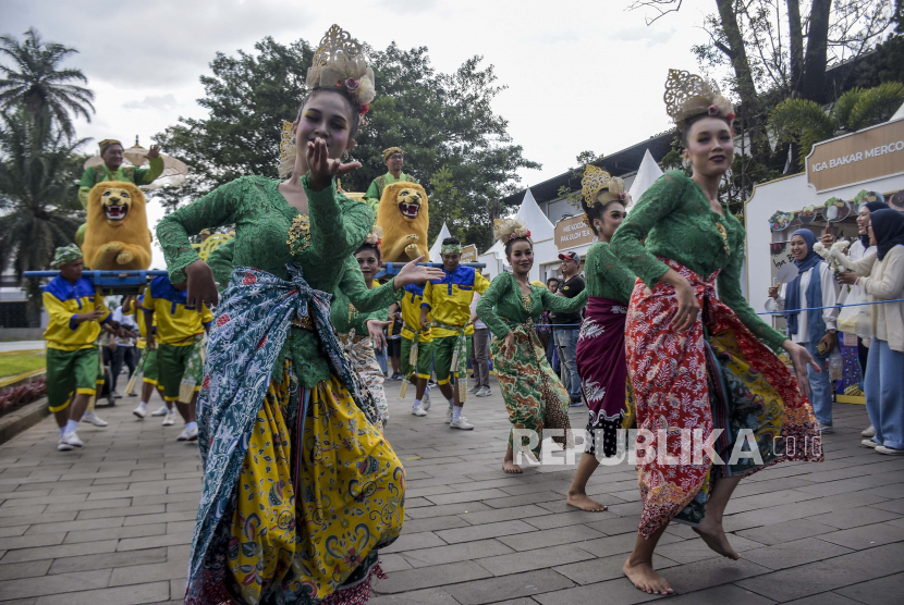 Promosikan Potensi Kriya, 27 Dekranasda Ikuti Gelaran Helaran Kreatif Jabar