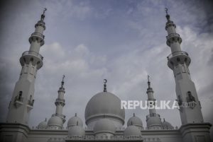 Bangun Malam Jangan Lupa Sholat Tahajud, Ini Bacaan Niat dan Doanya