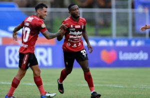 Buntut Tendangan di Kepala, Elias Dolah Masih Absen dari Latihan Bali United