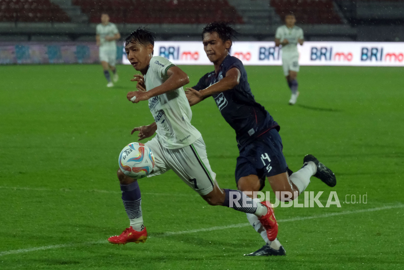 Dihukum Dua Penalti, Persib Bandung Seri 3-3 Lawan Arema FC