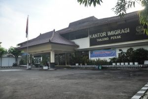 Imigrasi Surabaya Amankan WN China Joki Tes Bahasa Inggris Jaringan Internasional