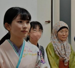 Kenakan Kimono, Saki Takao Putuskan Jadi Mualaf