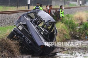 Kereta Tabrak Mobil di Jombang, Enam Orang Meninggal Dunia